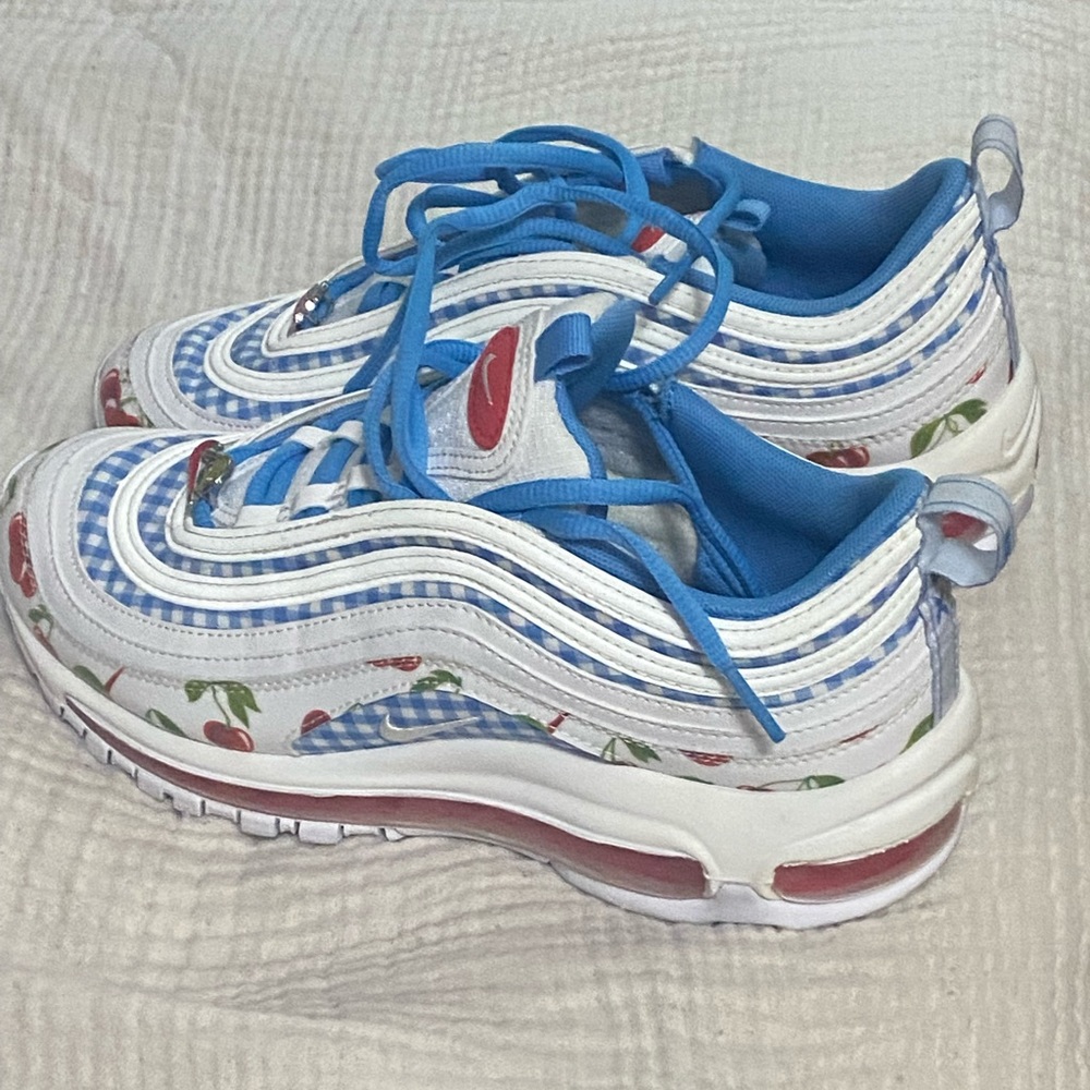 Size 6Y cherry Nike air max 97s